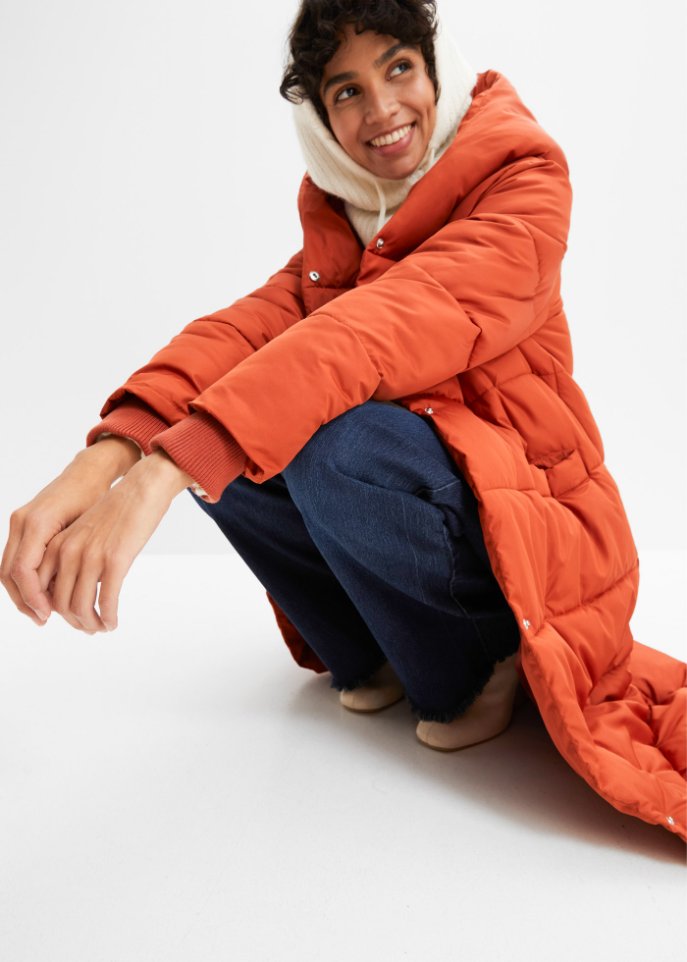 Wattierter Oversize-Mantel mit Kapuze, aus recyceltem Polyester