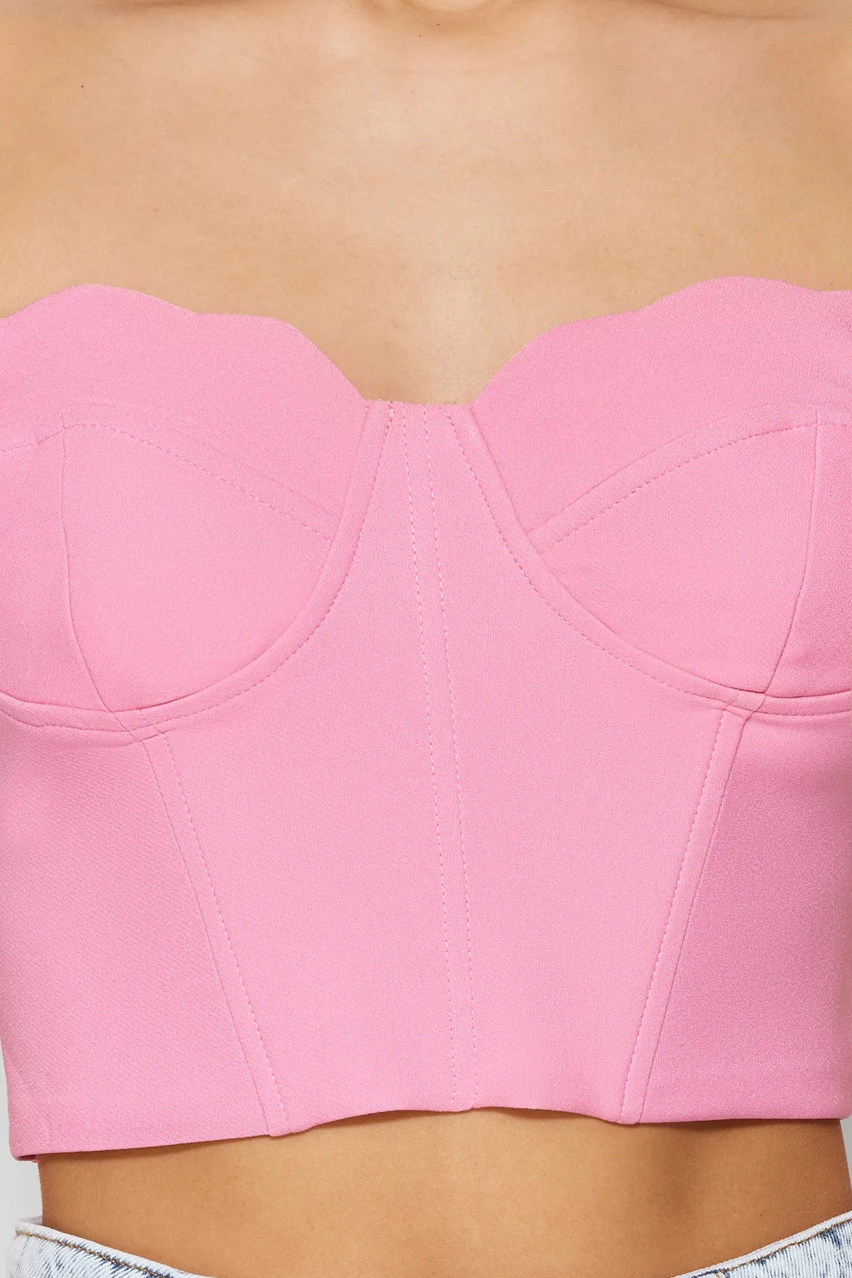 Trendyol Collection  Rosafarbenes Bustier mit Herzausschnitt TPRSS23BS00125