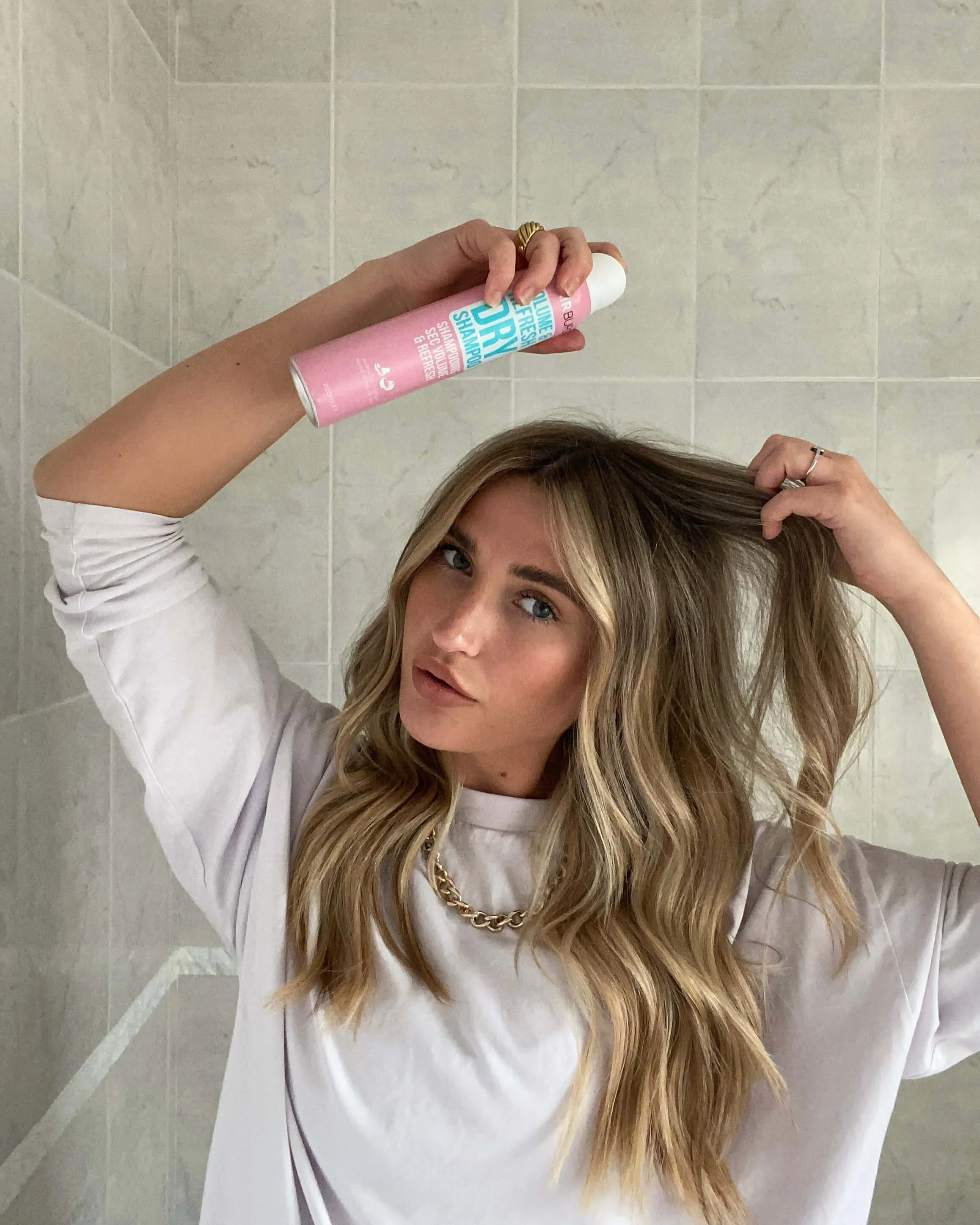 Suchý šampón na objem a osvieženie vlasov - Suchý šampón