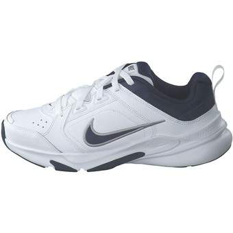 Nike Defy all day Sneaker in weiß