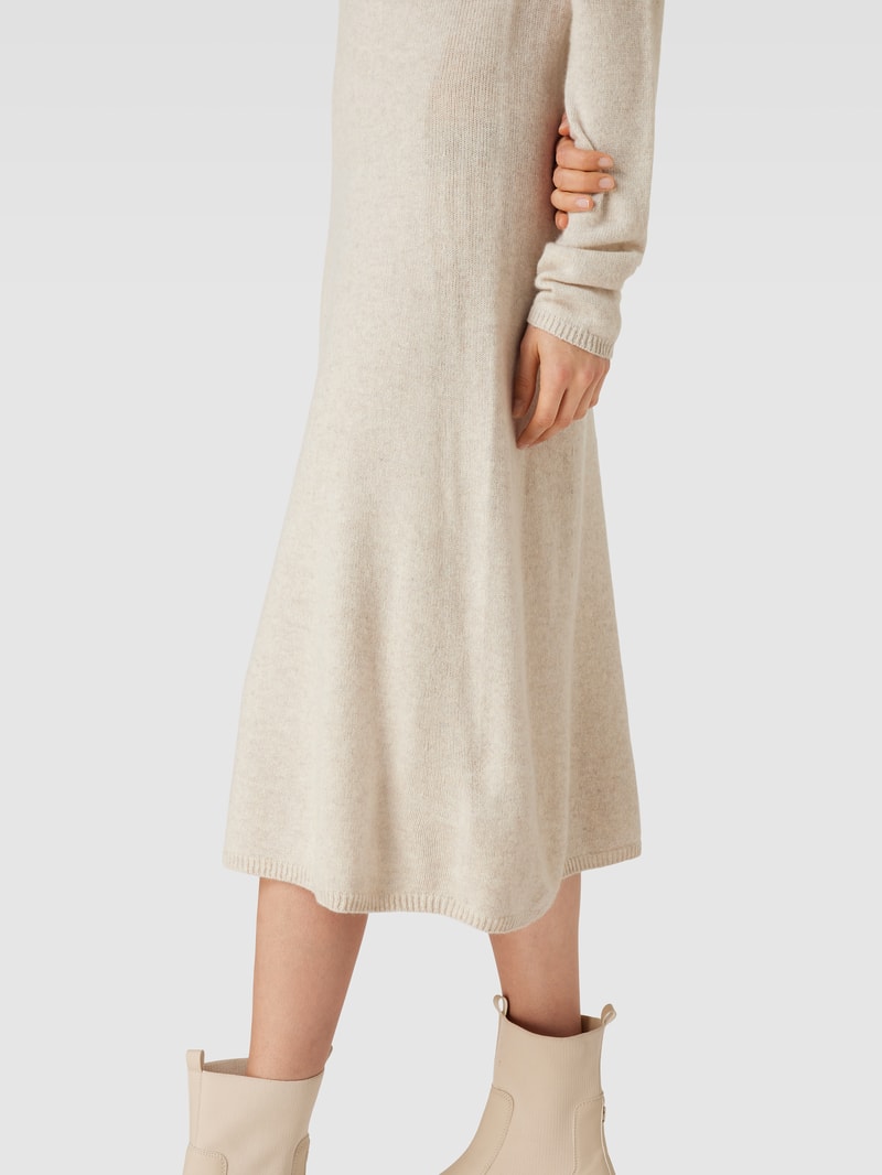 Strickkleid mit Rundhalsausschnitt in offwhite