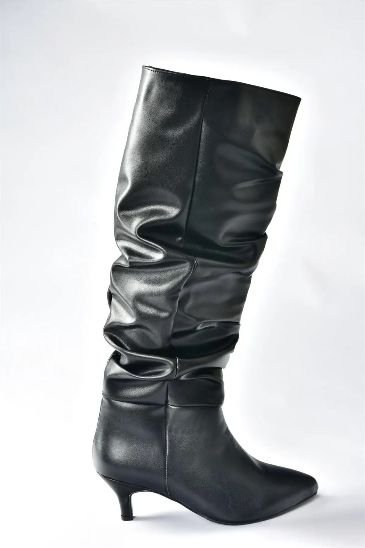 Fox Shoes  Schwarze Damenstiefel mit niedrigem Absatz und Kordelzug, N372665109