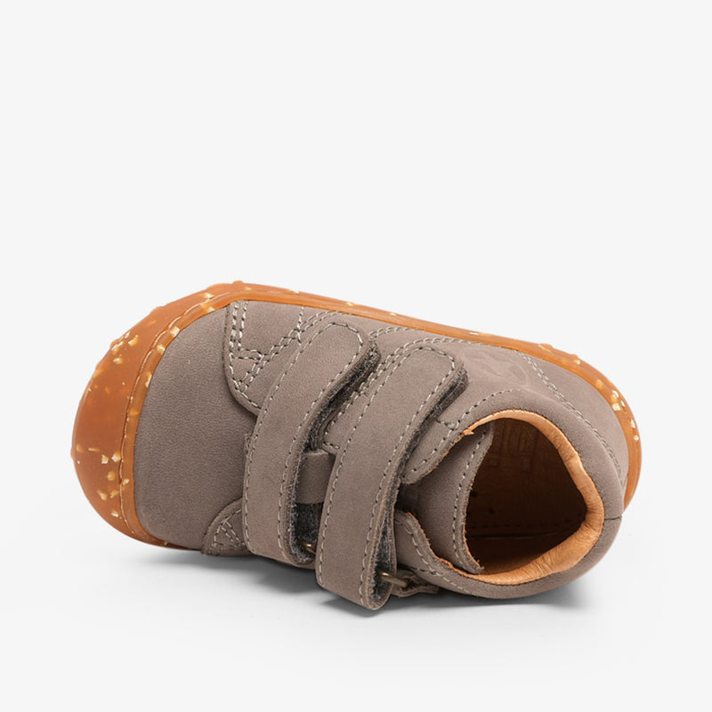 barefoot hale v cloudy grey - Grau