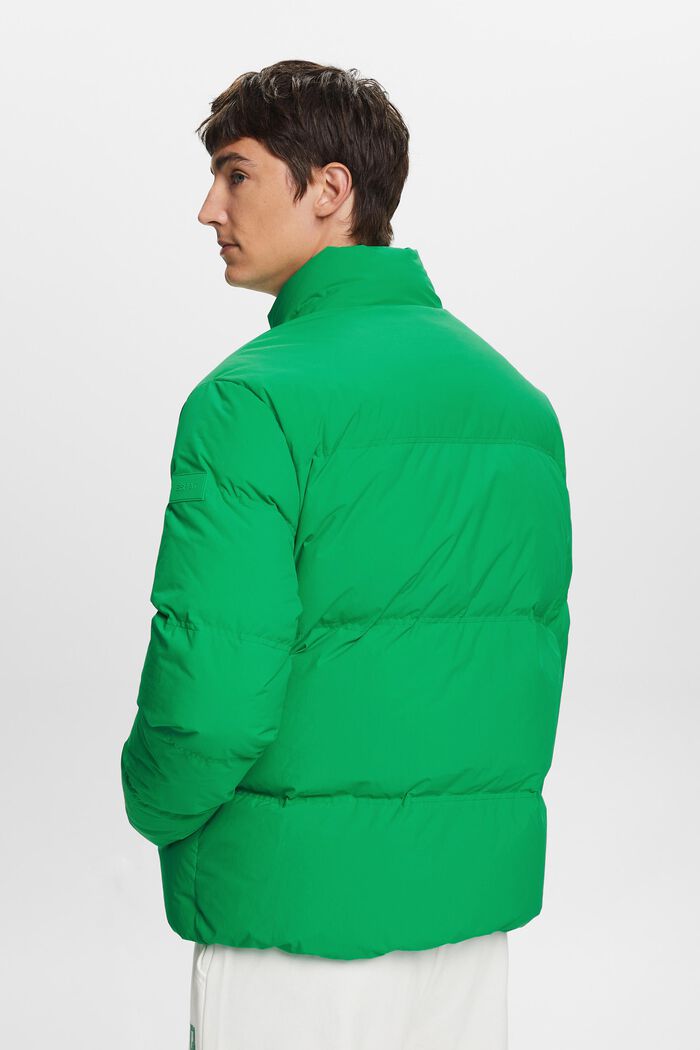 Recycelt: Pufferjacke mit Daunen