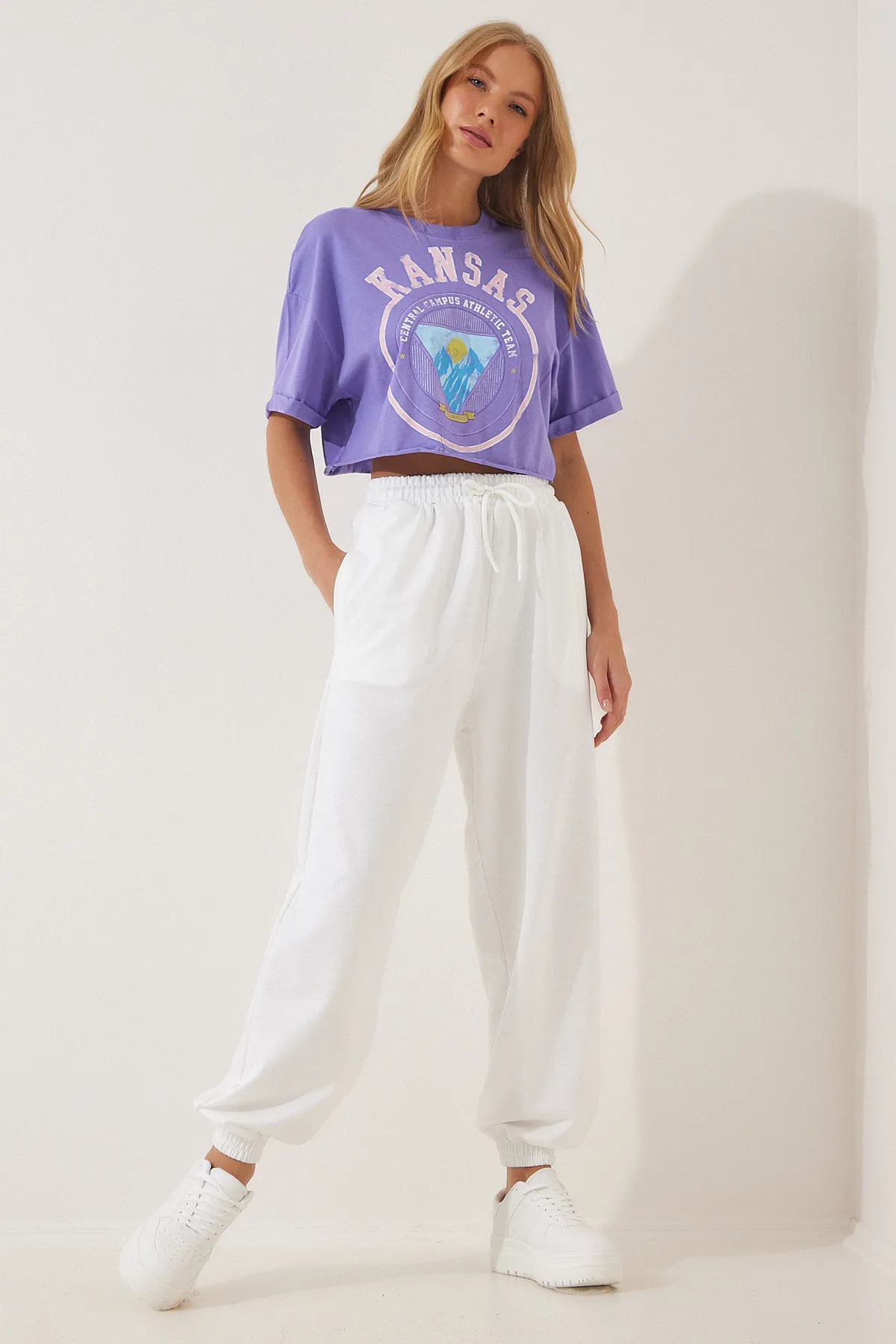 Happiness İstanbul  Weiße, lockere Jogginghose für Damen AP00158