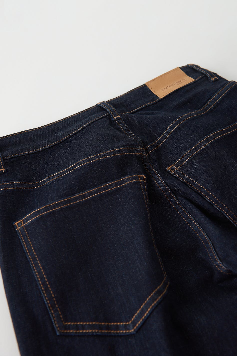 High waist slit jeans