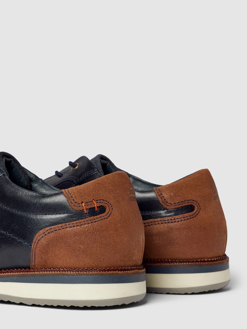 Schnürschuhe mit Label-Details in marineblau