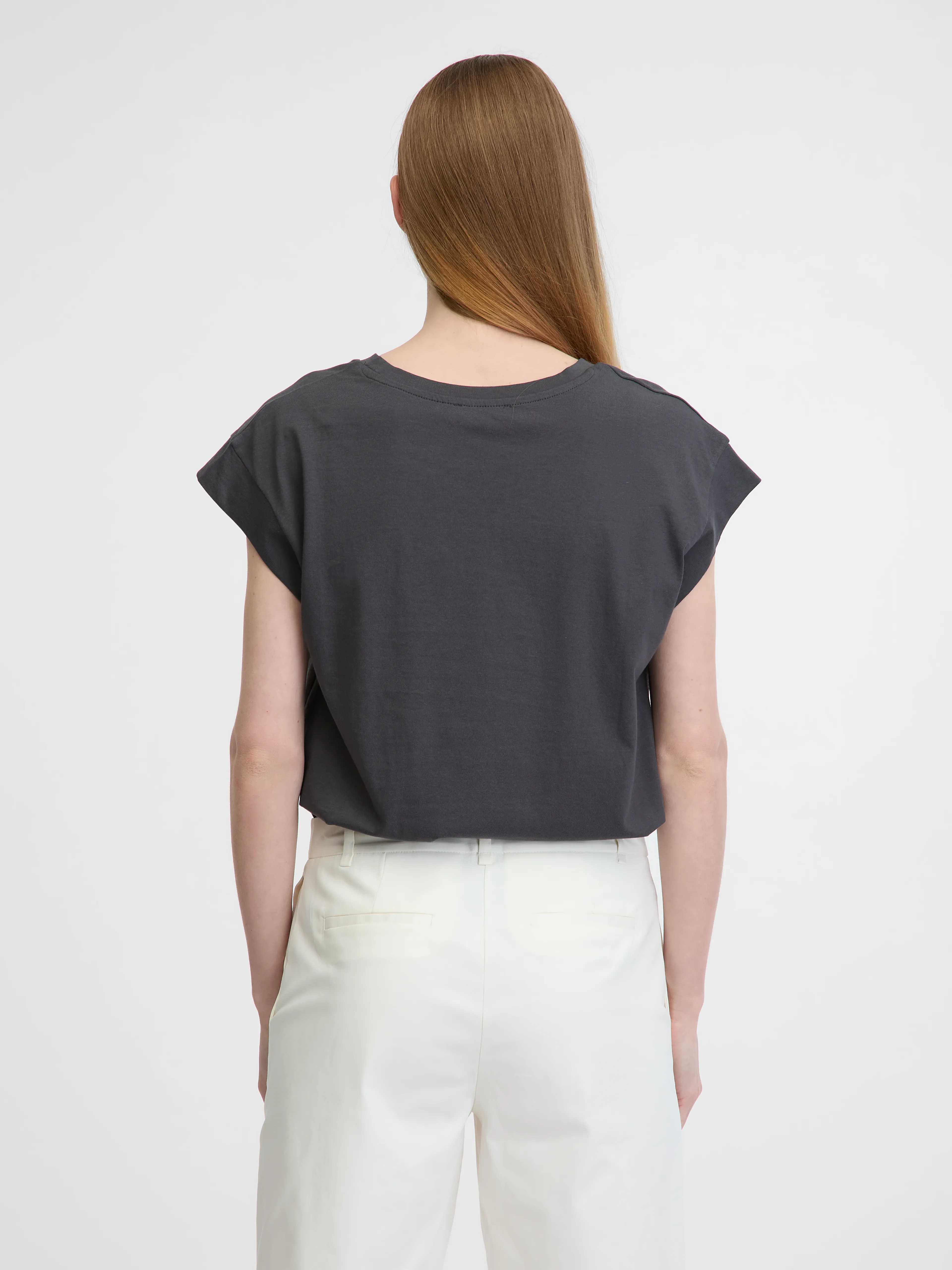 Dunkelgraues Damen-T-Shirt mit kurzen Ärmeln ORSAY
