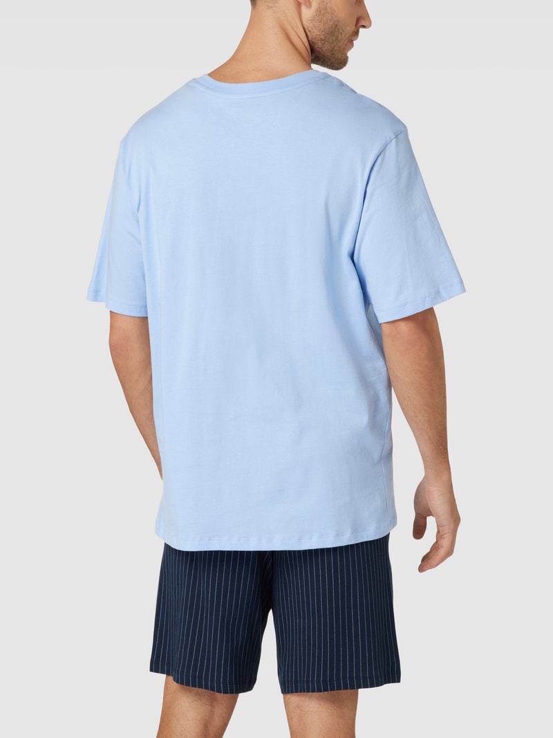 Pyjama mit Streifenmuster in hellblau