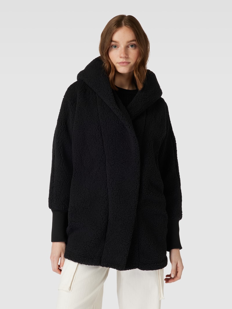 Jacke aus Teddyfell Modell 'CUDDLE' in schwarz