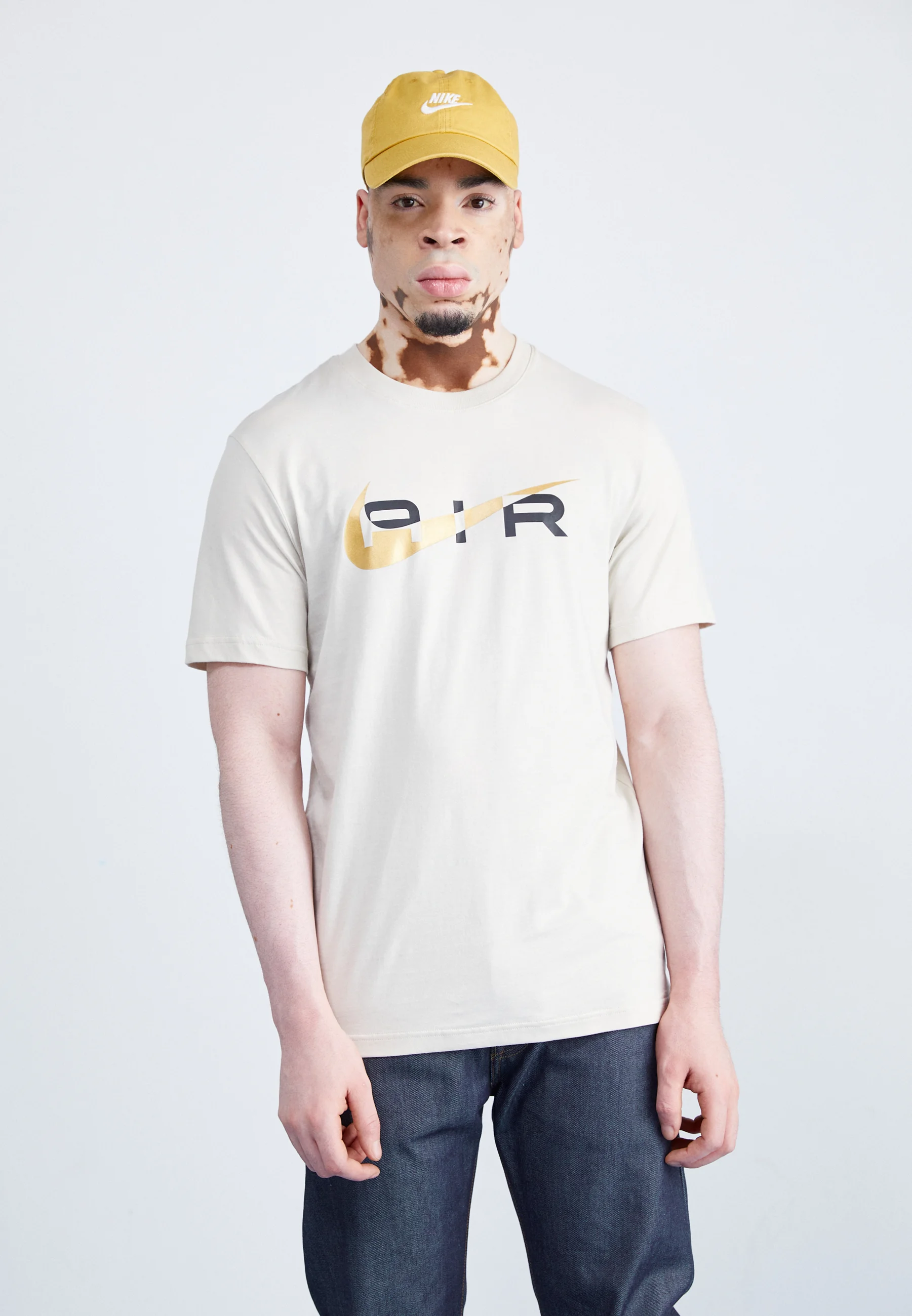 Nike Sportswear AIR GRAPHIC TEE - Camiseta con estampado