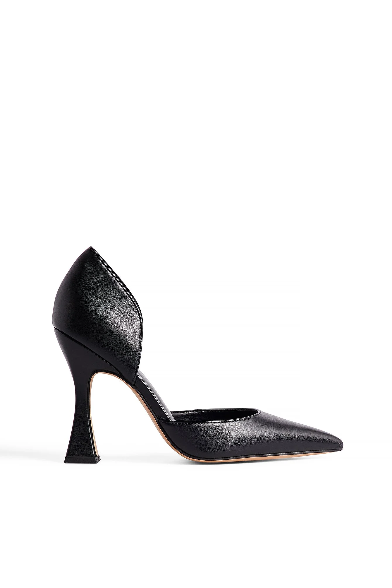 Pumps mit quadratischem Sanduhrabsatz