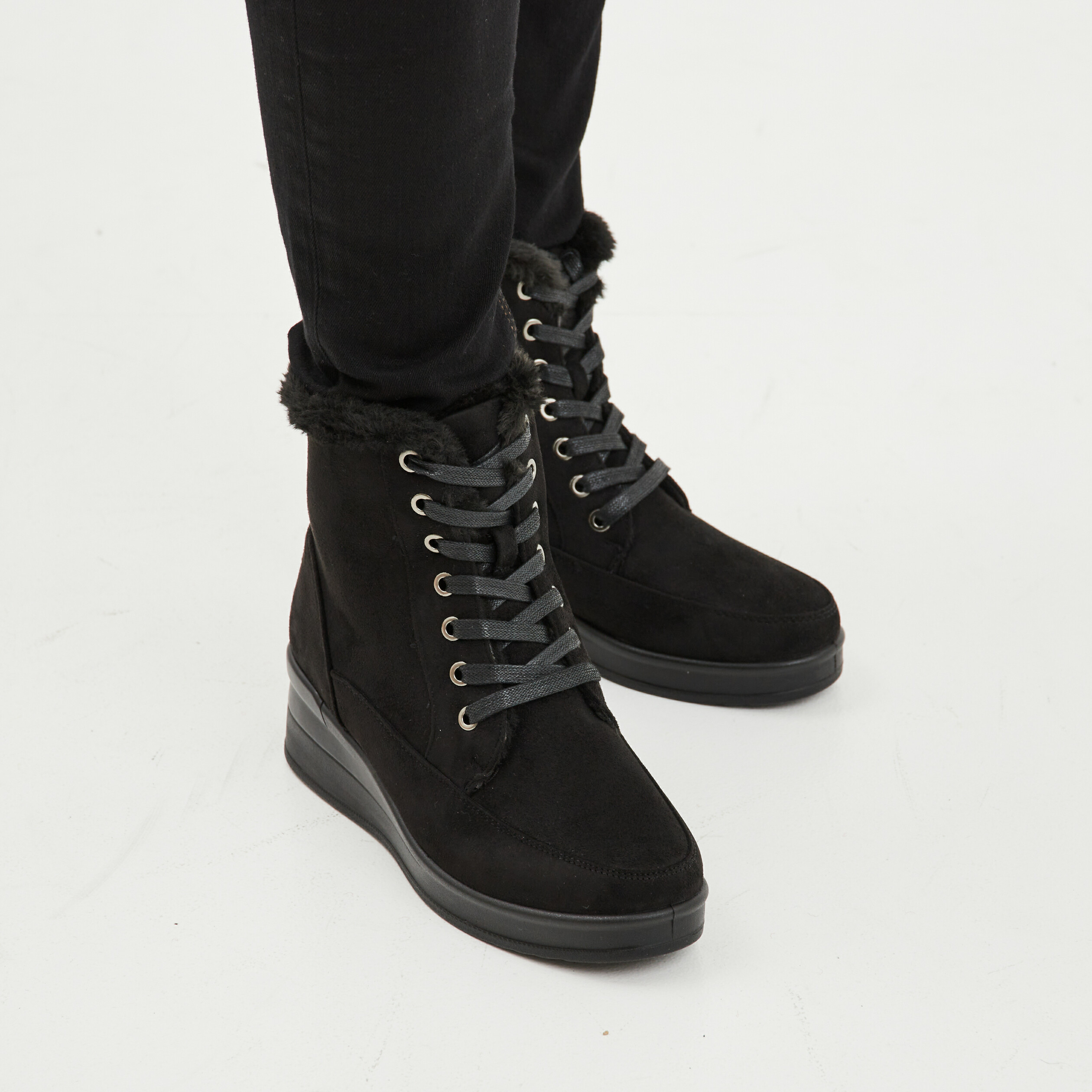 Bottines fourrées compensées pied large noir femme | La Halle