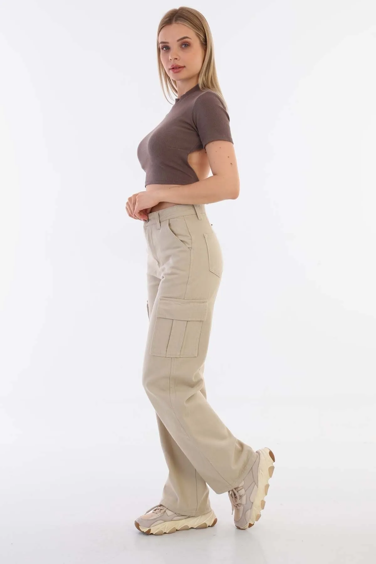 BİKELİFE  Beigefarbene Cargohose mit hoher Taille und weitem Bein für Damen
