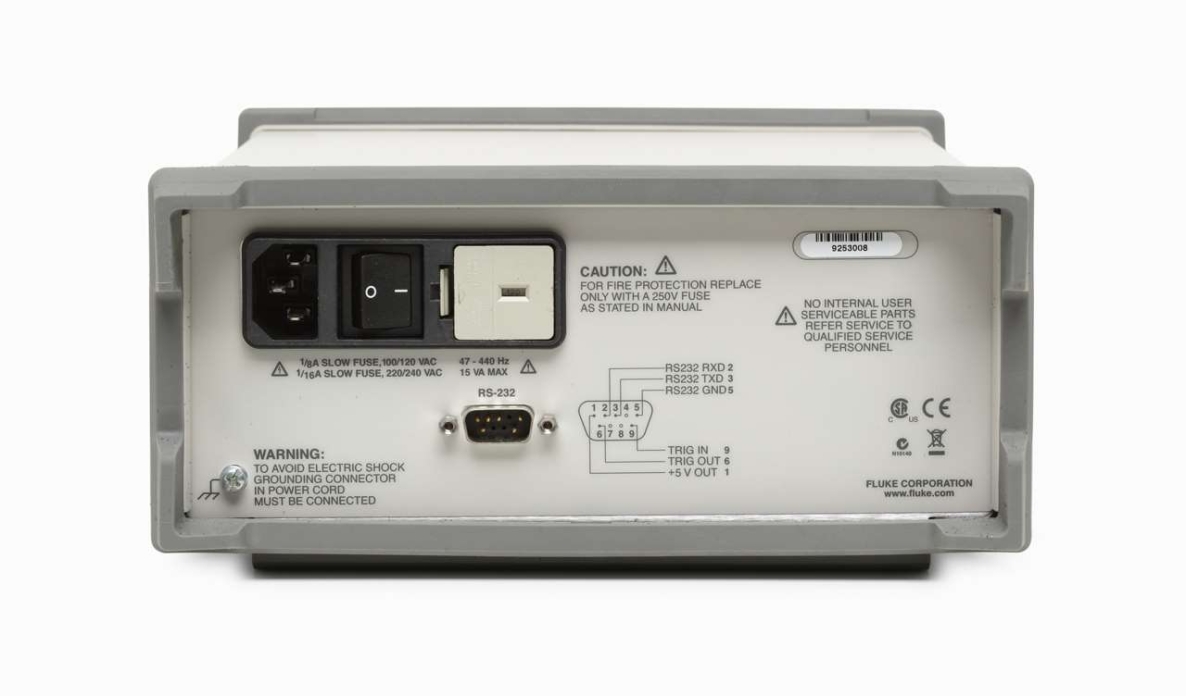 Fluke 2802385 8808A 240V 5,5 számjegyű multiméter