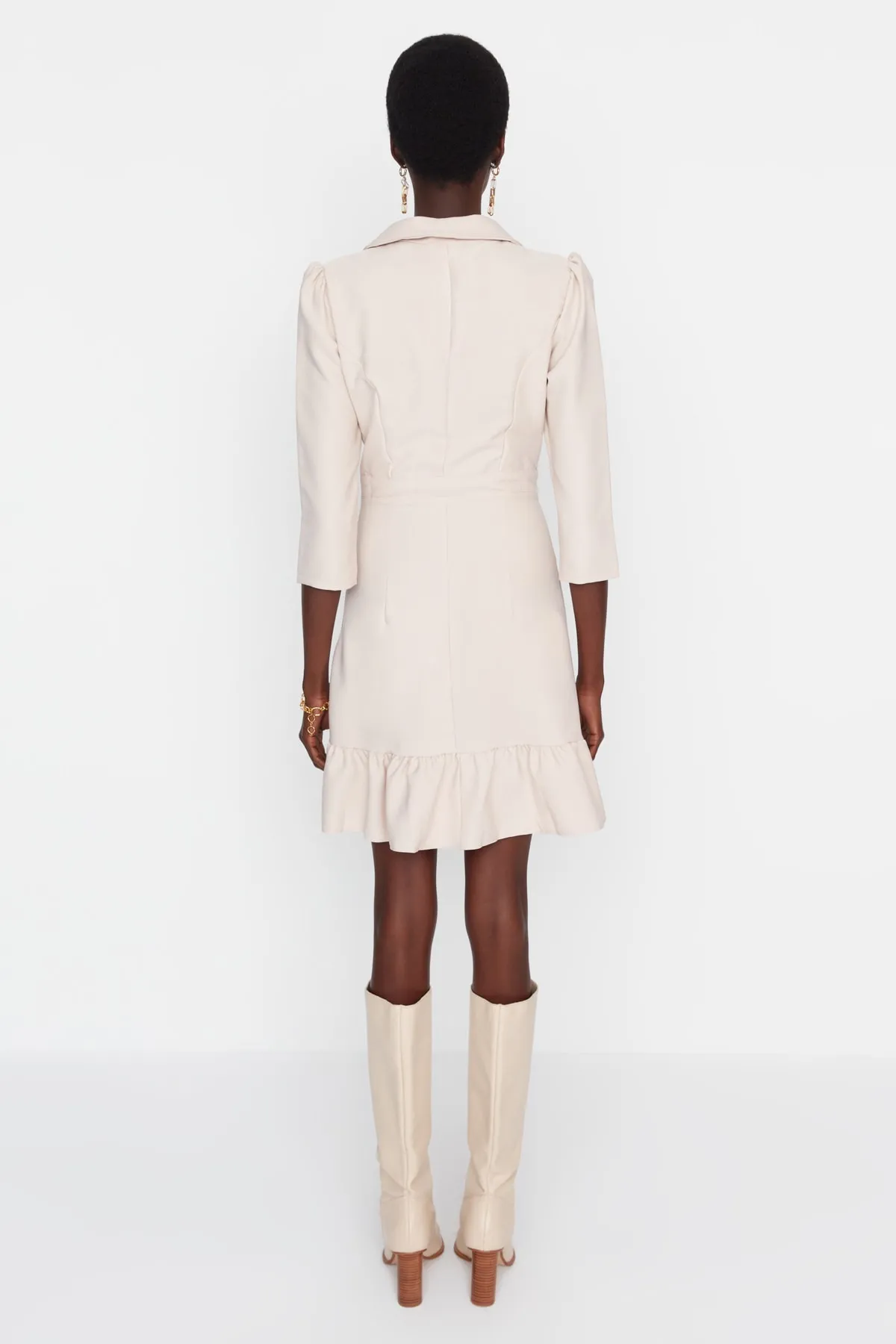 Trendyol Collection  Ecrufarbenes Jacke-Webkleid TWOSS20EL0407