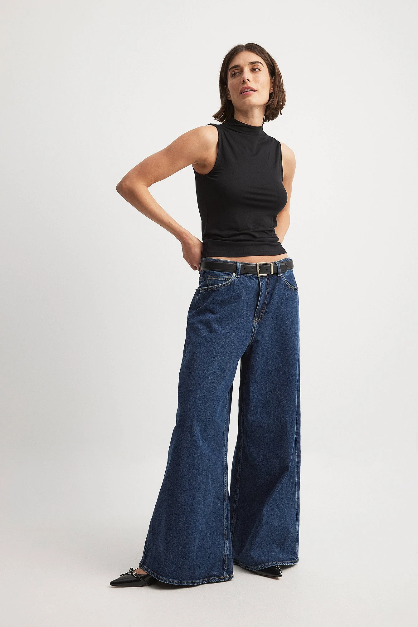 Jeans mit sehr weiten Beinen