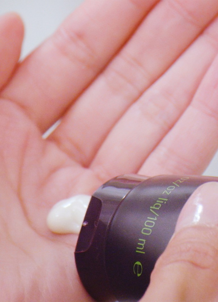 AVEDA Invati Ultra Advanced™ stiprinamasis nenuplaunamas kremas