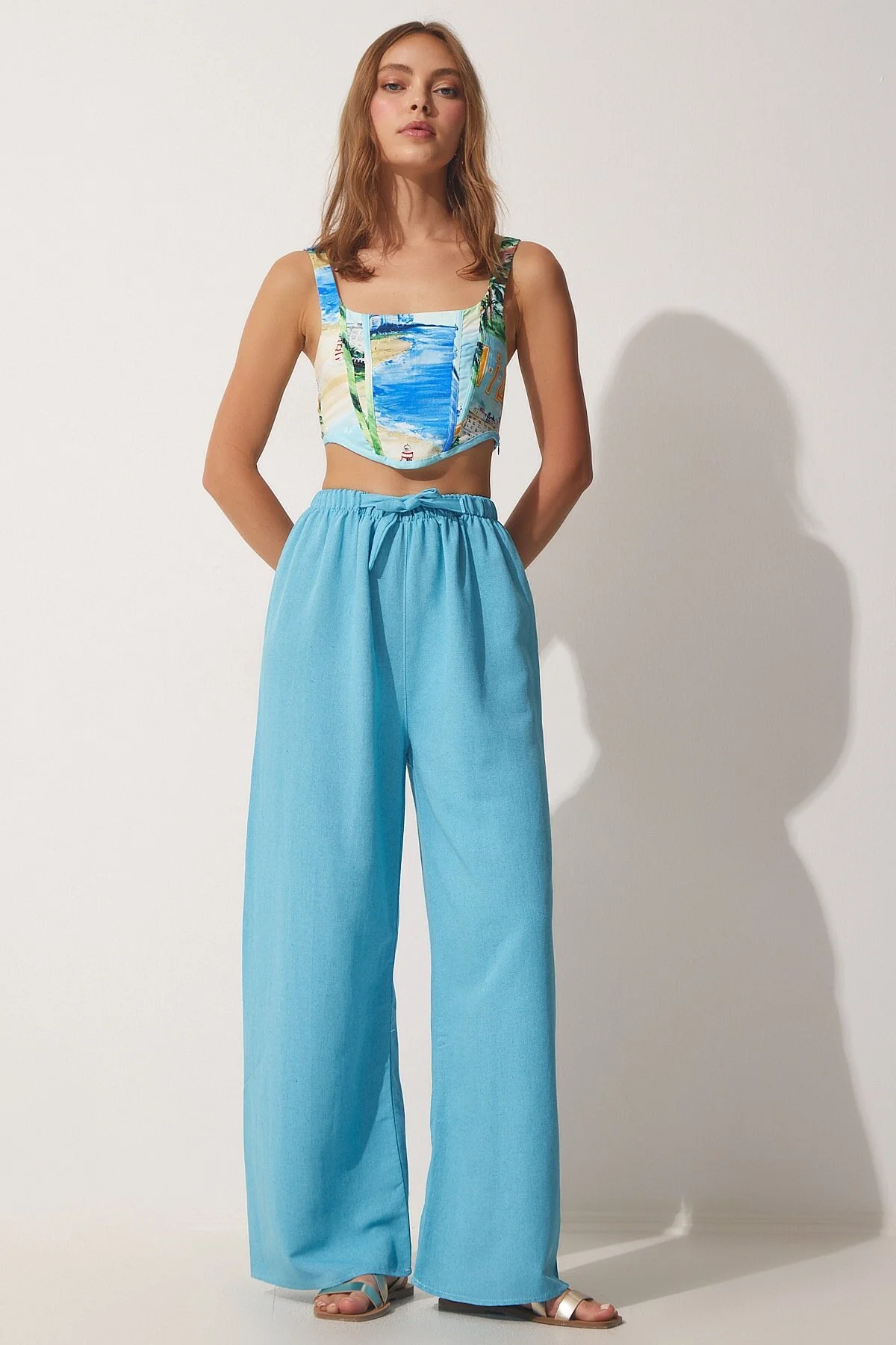 Happiness İstanbul  Blaue lockere Leinenhose für Damen BH00403