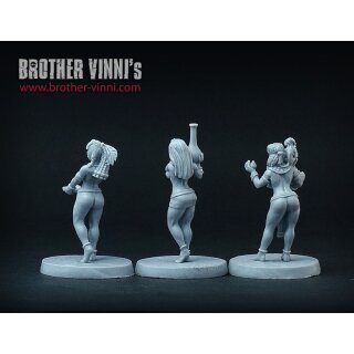Egyptian Service Girls (28 mm) (3)