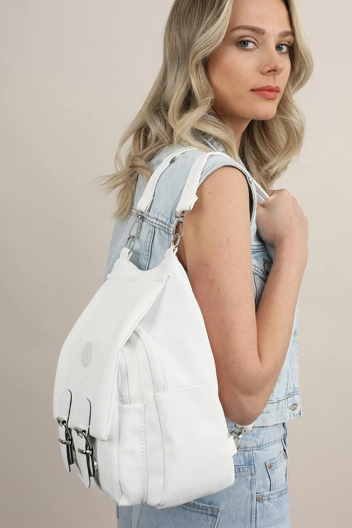 Madamra  Weiße Schulhandtasche und Rucksack aus Crinkle-Stoff für Damen