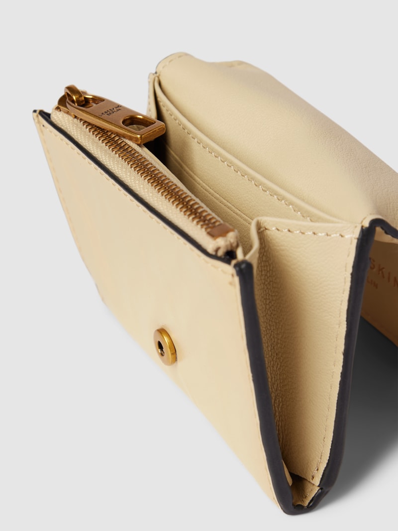 Portemonnaie mit Label-Details Modell 'AISSA' in sand
