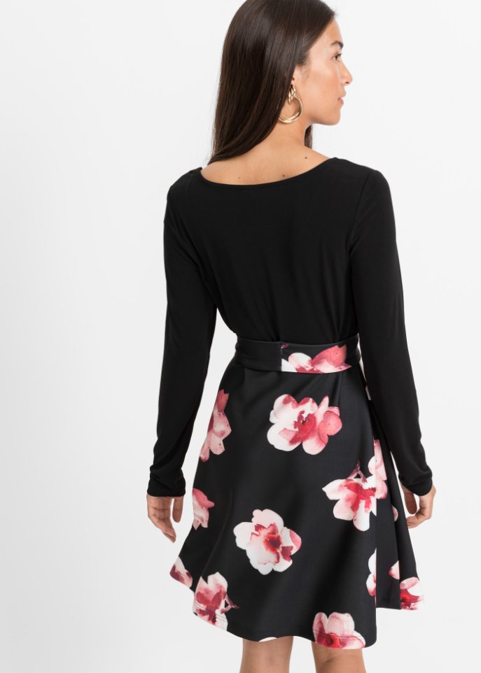 Kleid mit Schleife