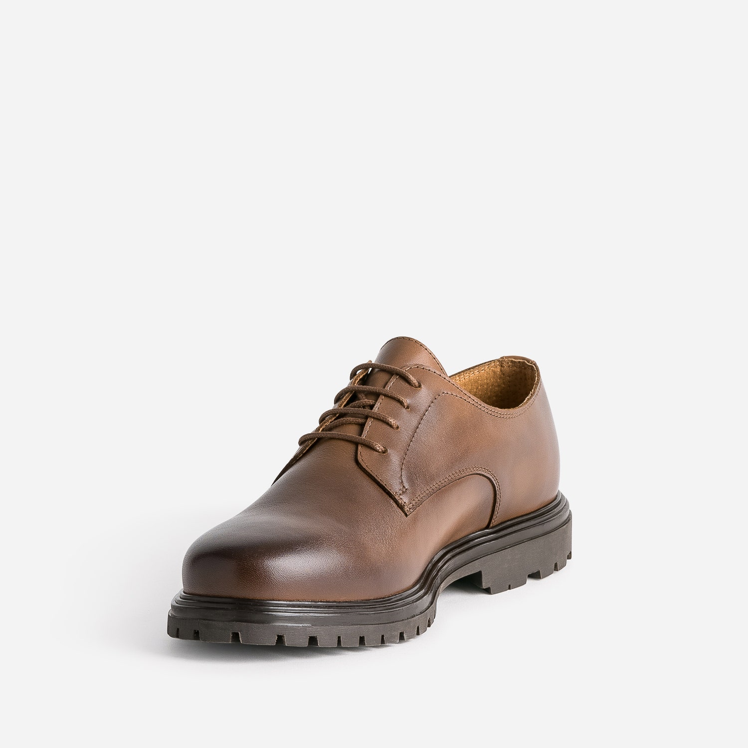 Derby cognac en cuir semelle crantée