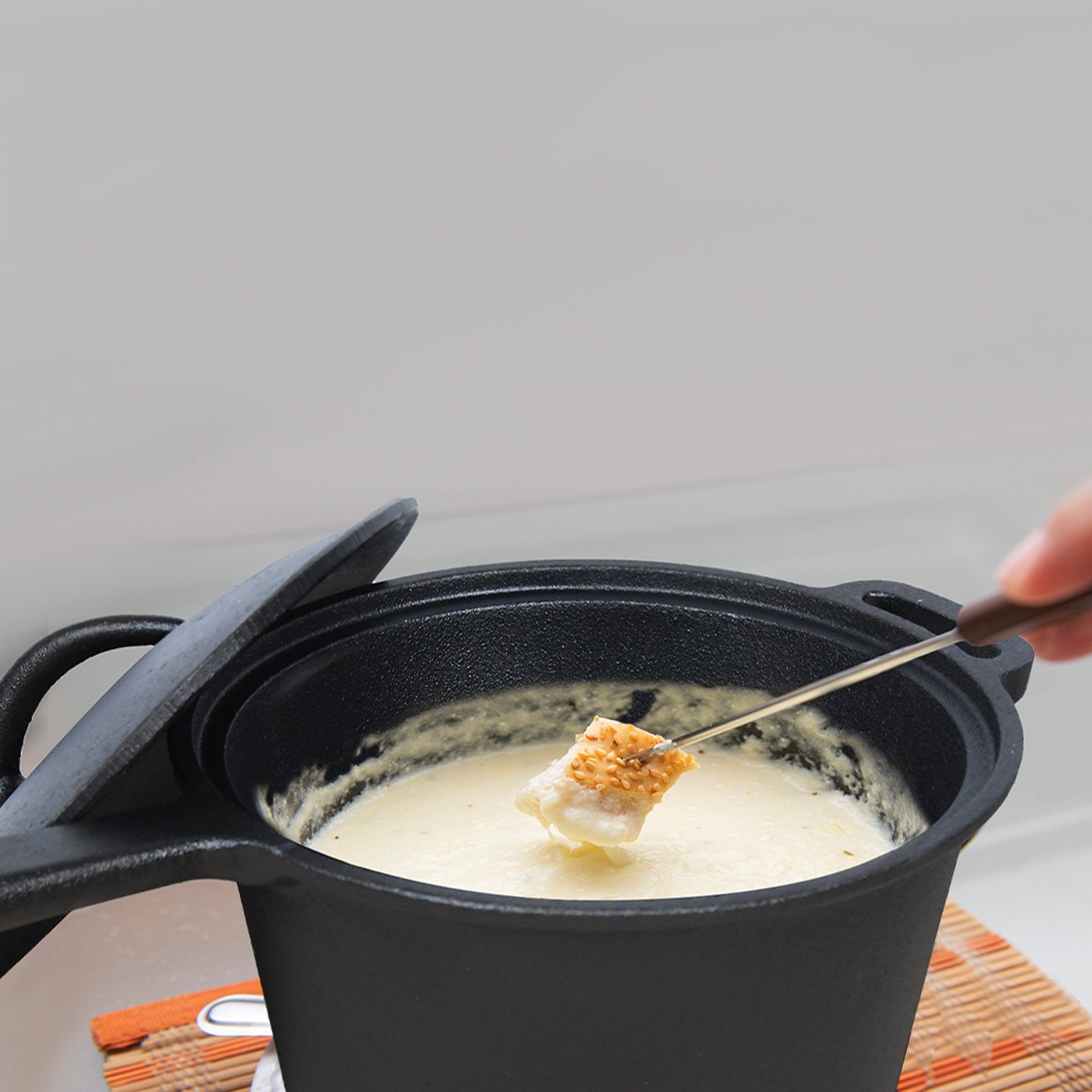 UISEBRT Feuertopf 12-teilig Dutch Oven Set in Holzkiste, mit viel Zubehör