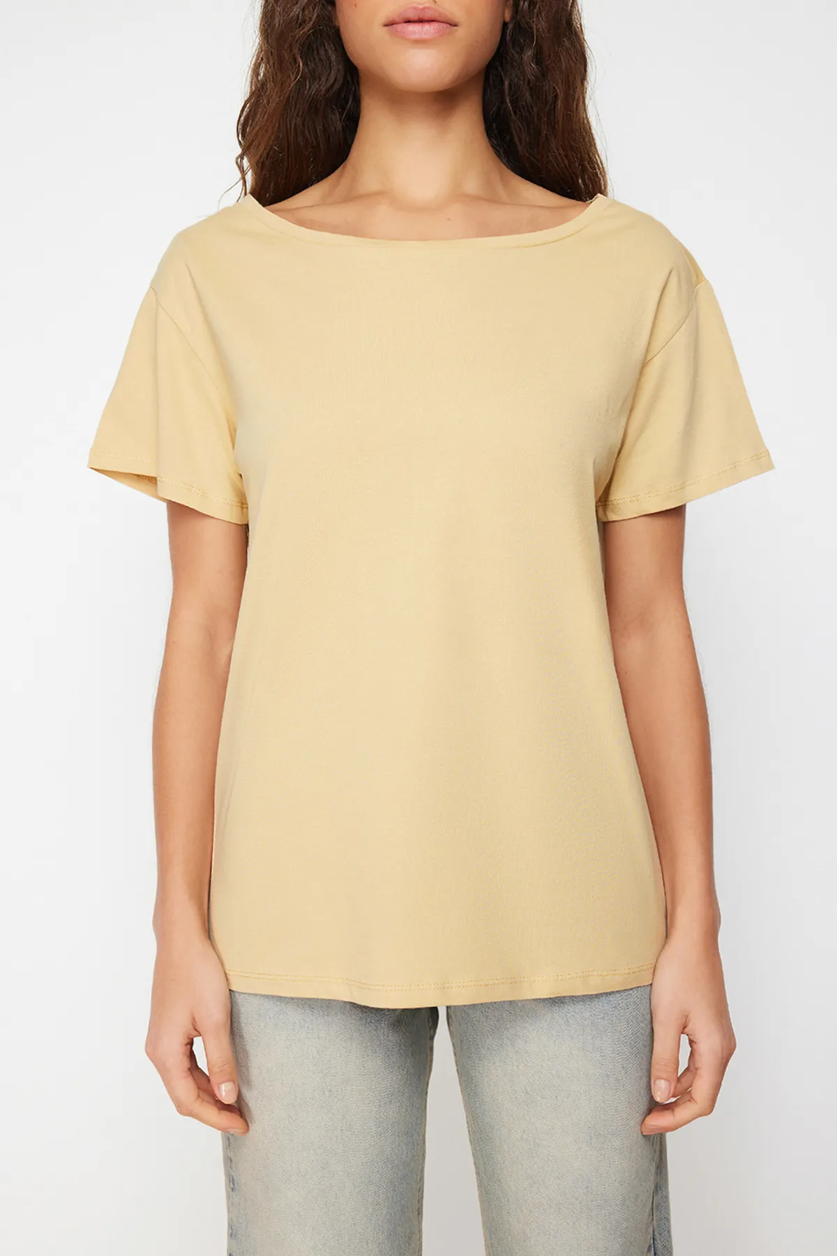 Trendyol Collection  Dunkelbeige 100% Baumwolle Oversize/Weit geschnittenes Strick-T-Shirt mit U-Boot-Ausschnitt TWOSS20TS0140