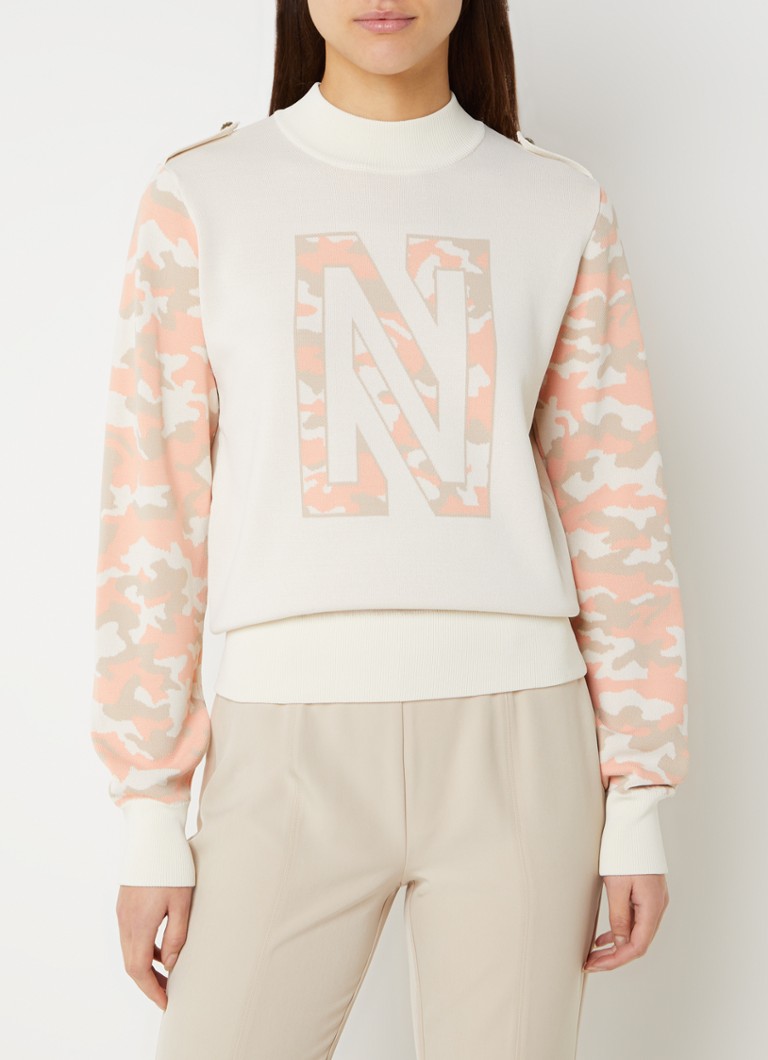 Maglione a maglia fine NIKKIE Agreta con stampa mimetica e collo alto