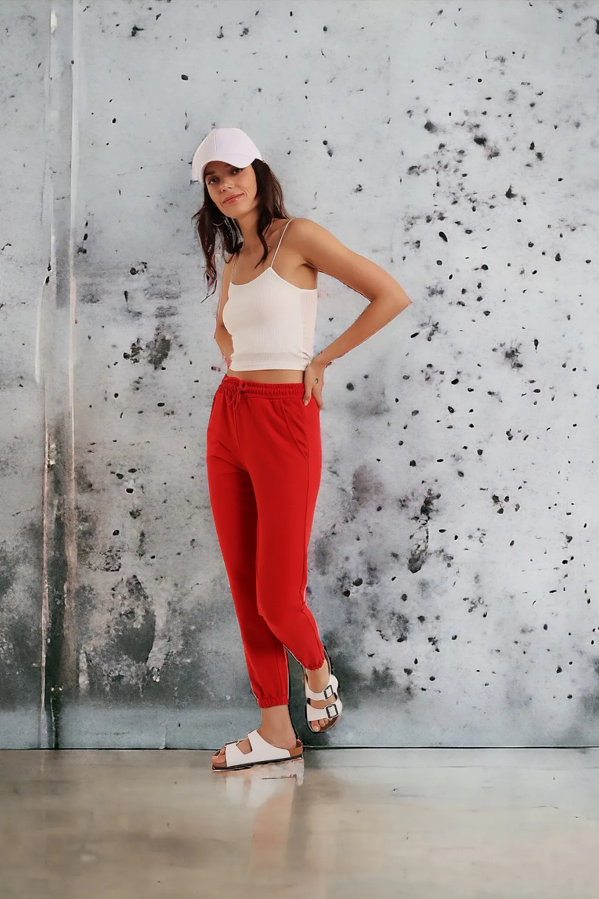 HAKKE  Rote Jogginghose mit Taschen für Damen