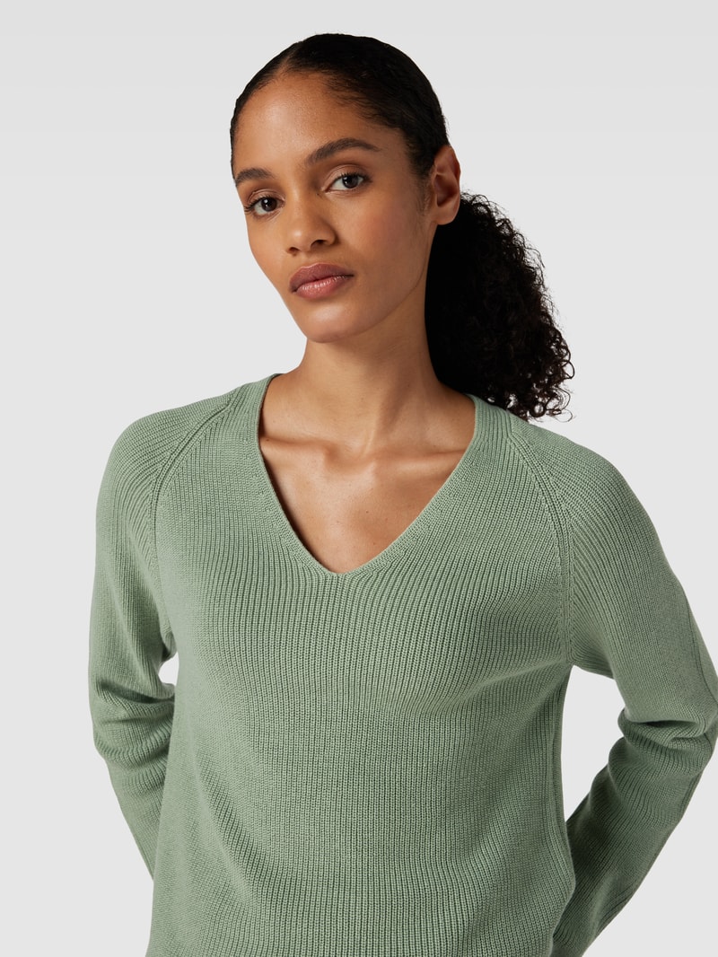 Strickpullover mit V-Ausschnitt in hellgrün