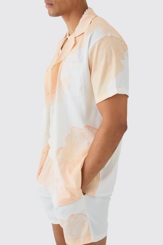 Kurzärmliges Oversize Satin-Hemd & Shorts