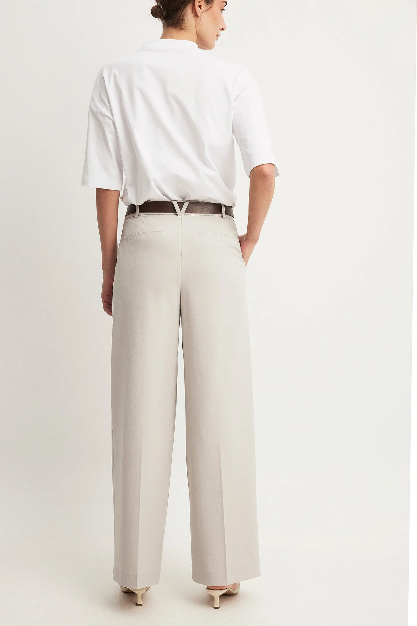 Anzughose mit mittlerer Taille und Fronttaschen