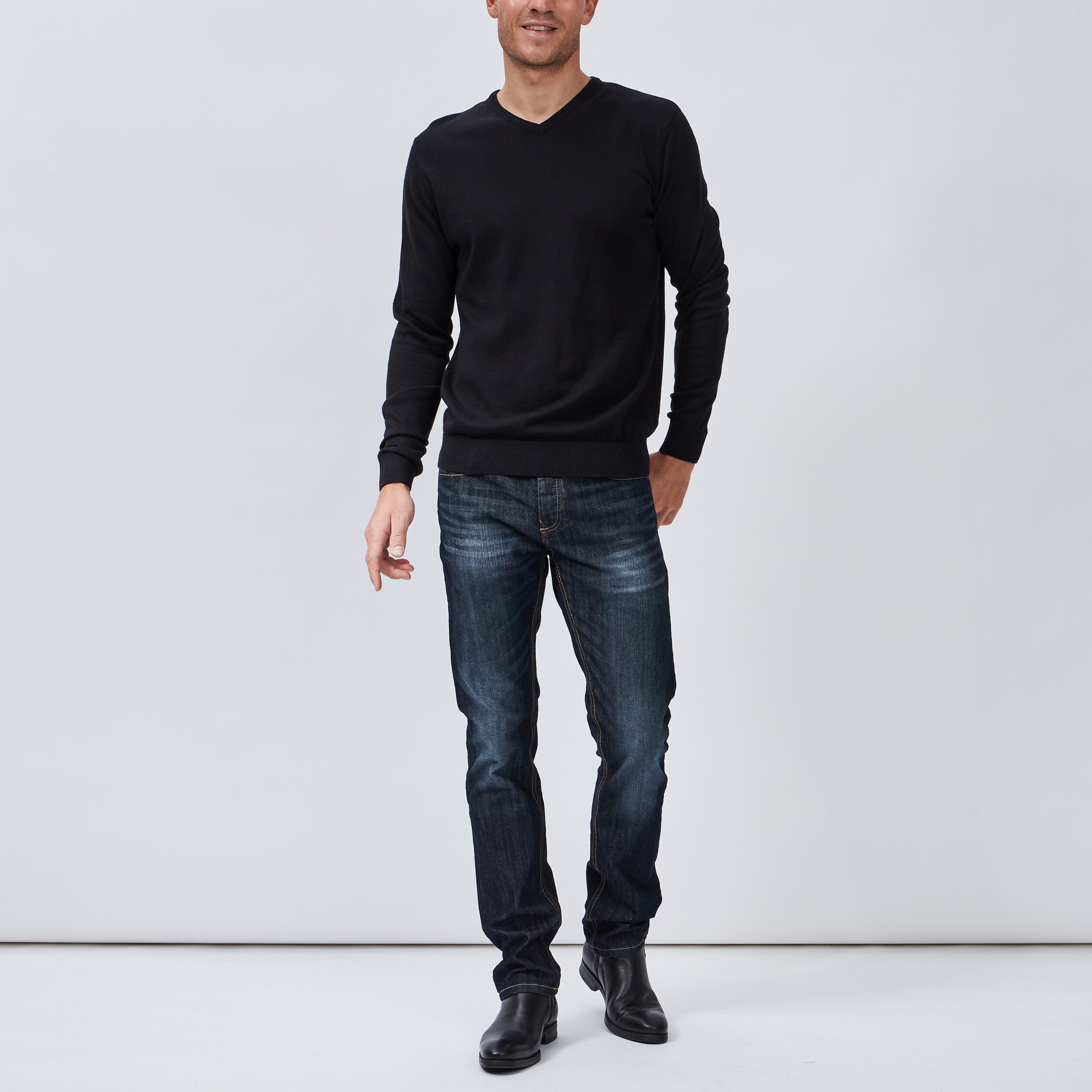 Pull avec col en V noir homme | La Halle