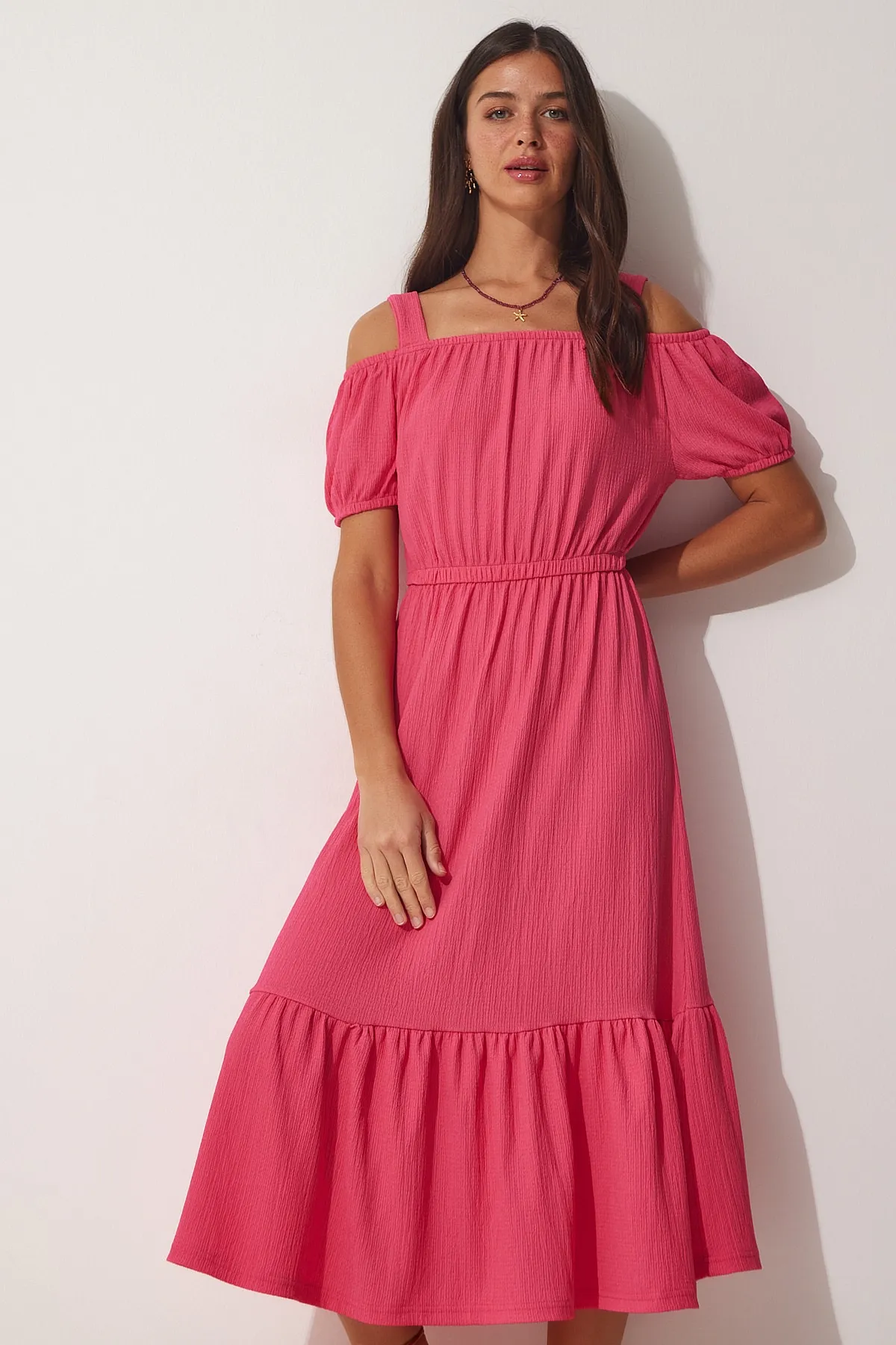 Happiness İstanbul  Trägerloses Sommer-Strickkleid in Lebhaftem Rosa für Damen AP00182