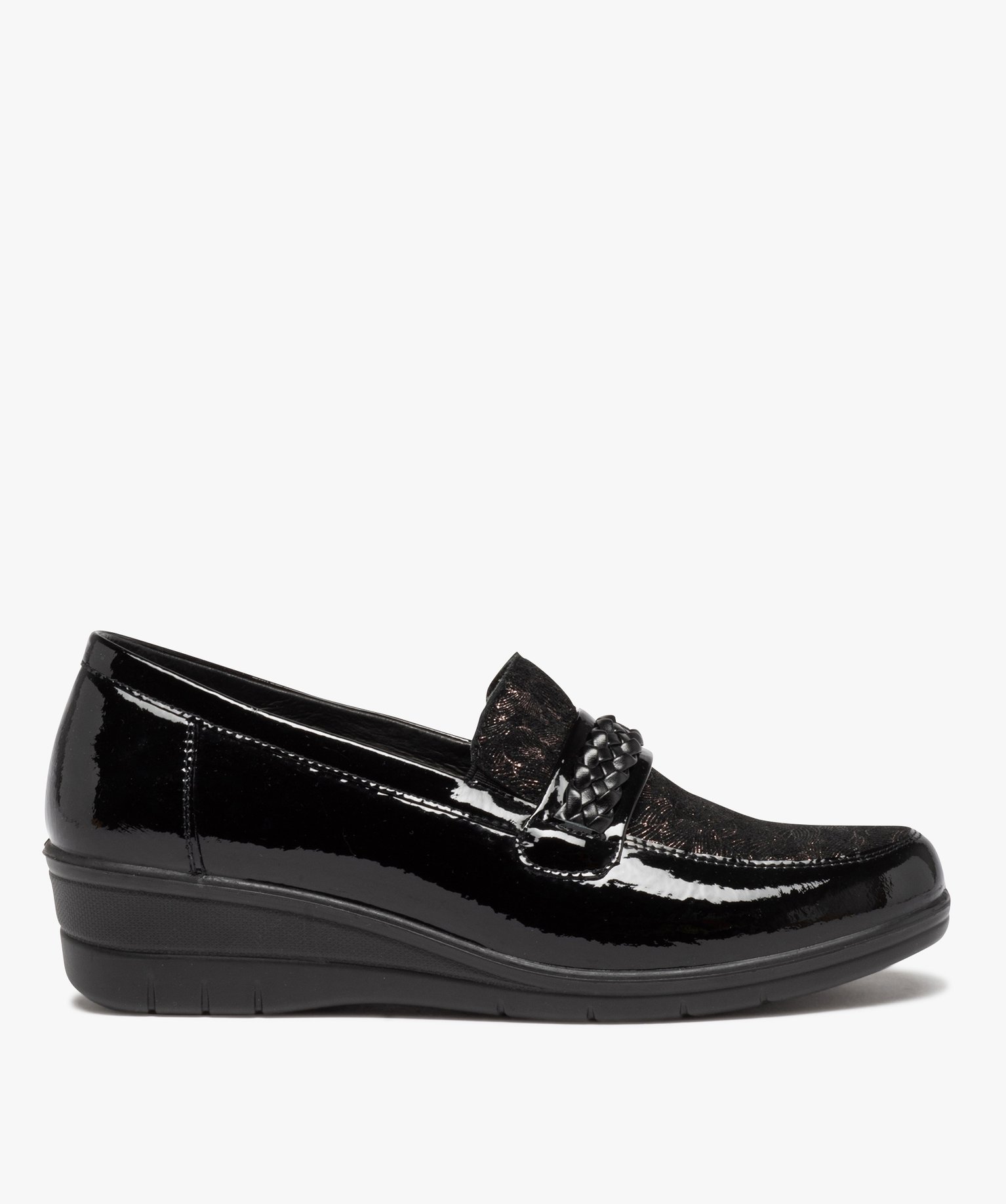 Mocassin confort avec dessus en cuir verni et talon compensé femme
