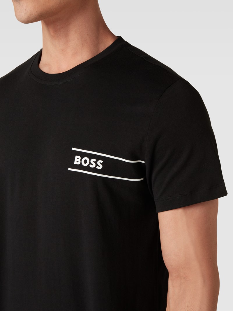 T-Shirt mit Label-Detail in schwarz