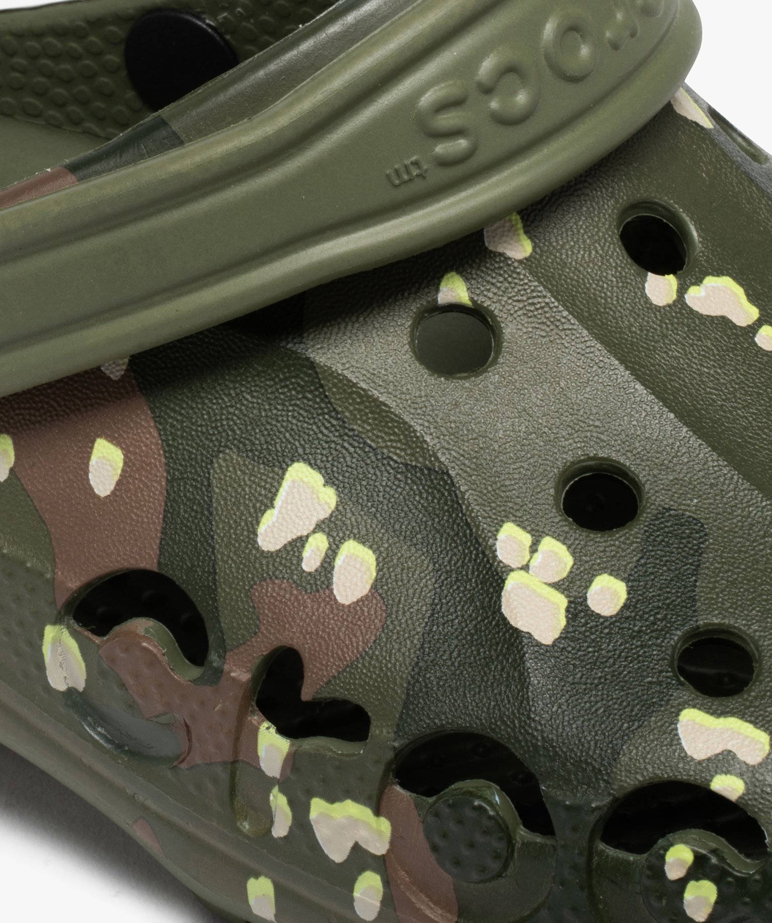 Sabots souples homme à imprimés - Crocs kaki | GEMO