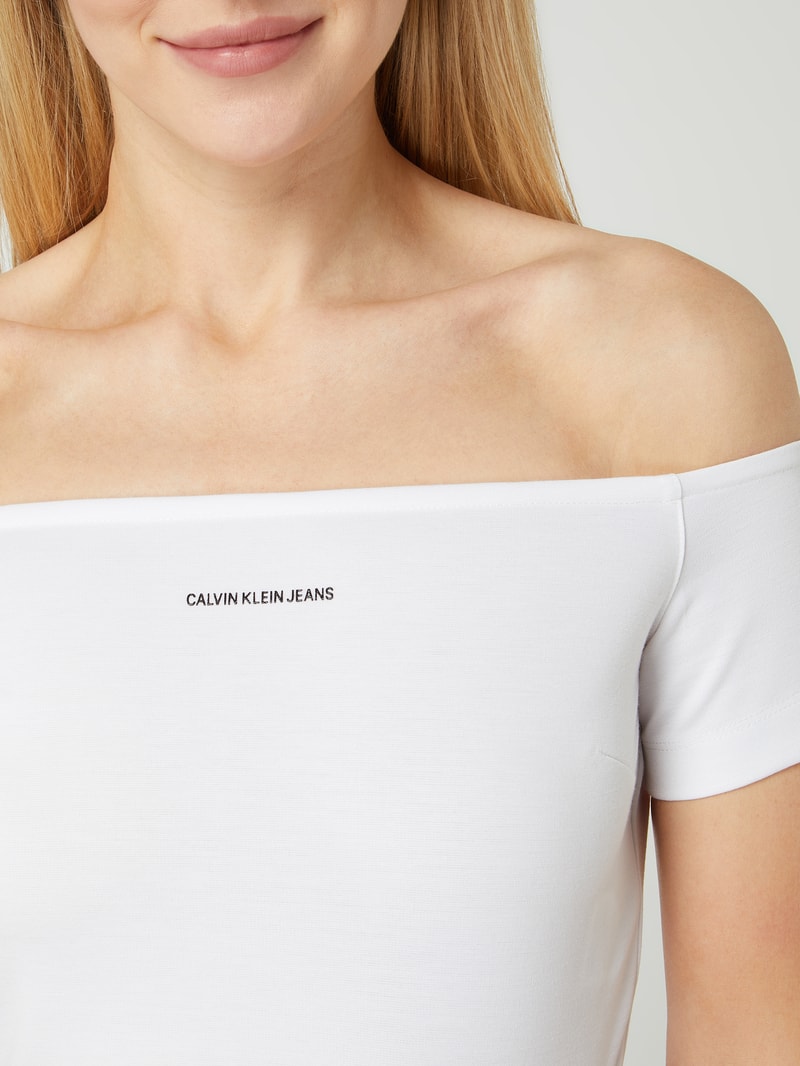 Off-Shoulder Shirt mit Logo-Print  in weiß