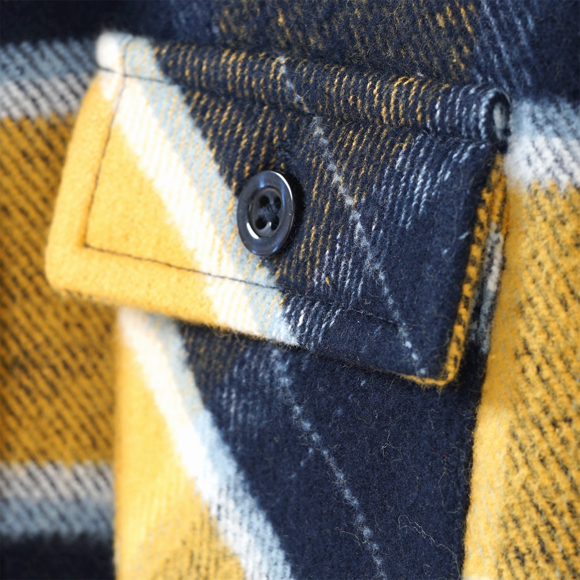 Jungen Hemd im Karo-Look