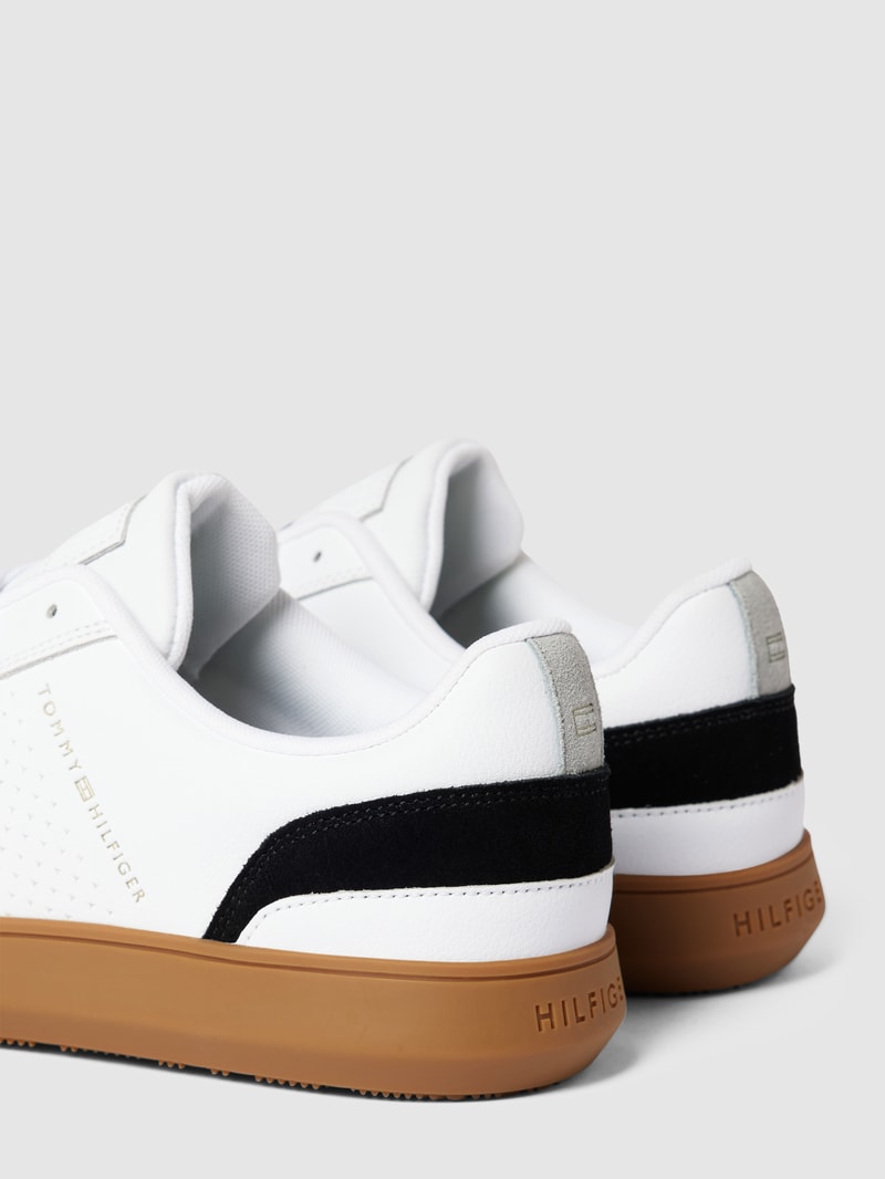 Sneaker mit Label-Details Modell 'CORPORATE SEASONAL' in weiß