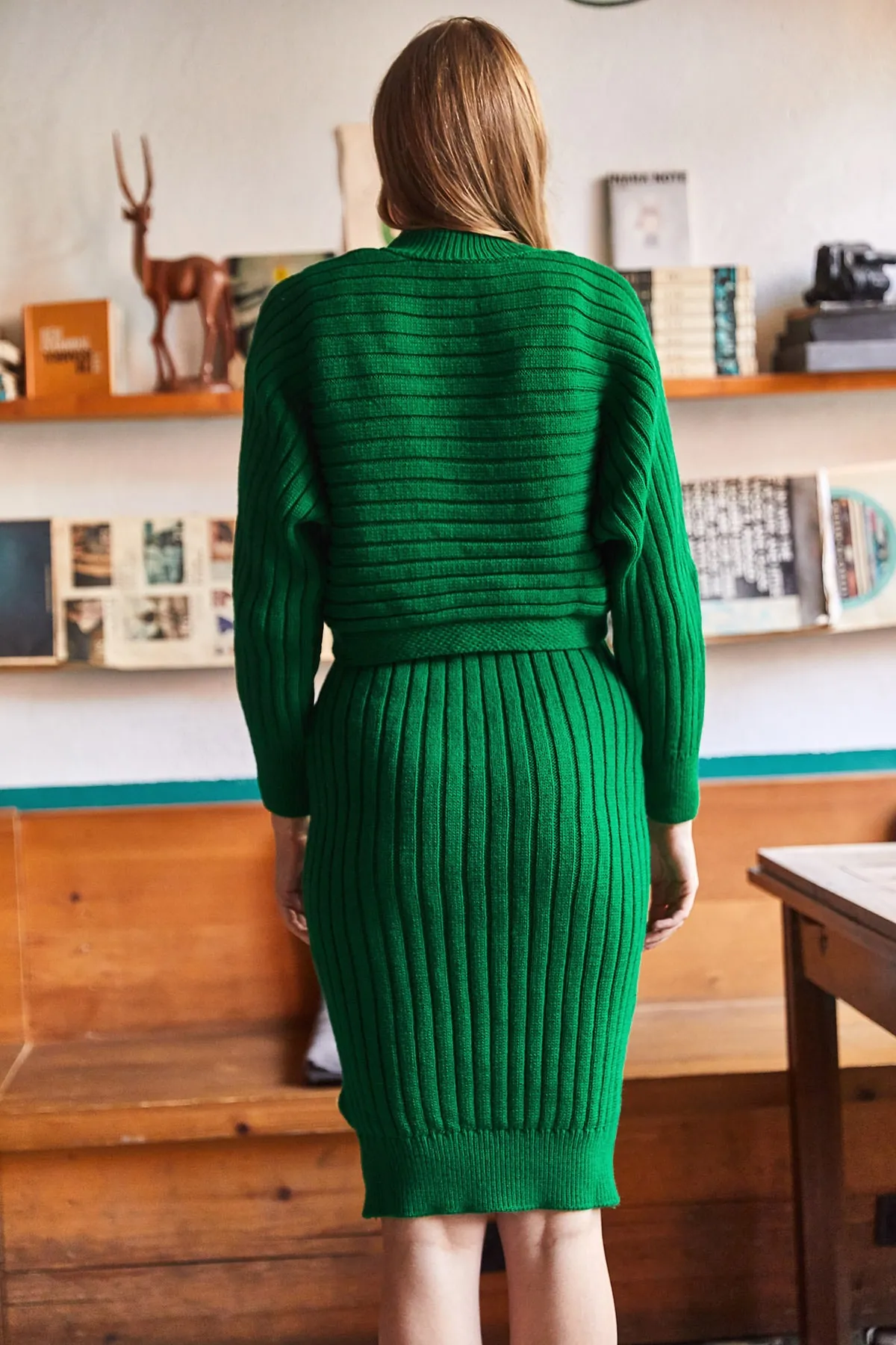 Olalook  Damen Smaragdgrünes Oberteil mit geripptem Fledermaus-Sweatshirt und Trägerkleid TKM-19000179
