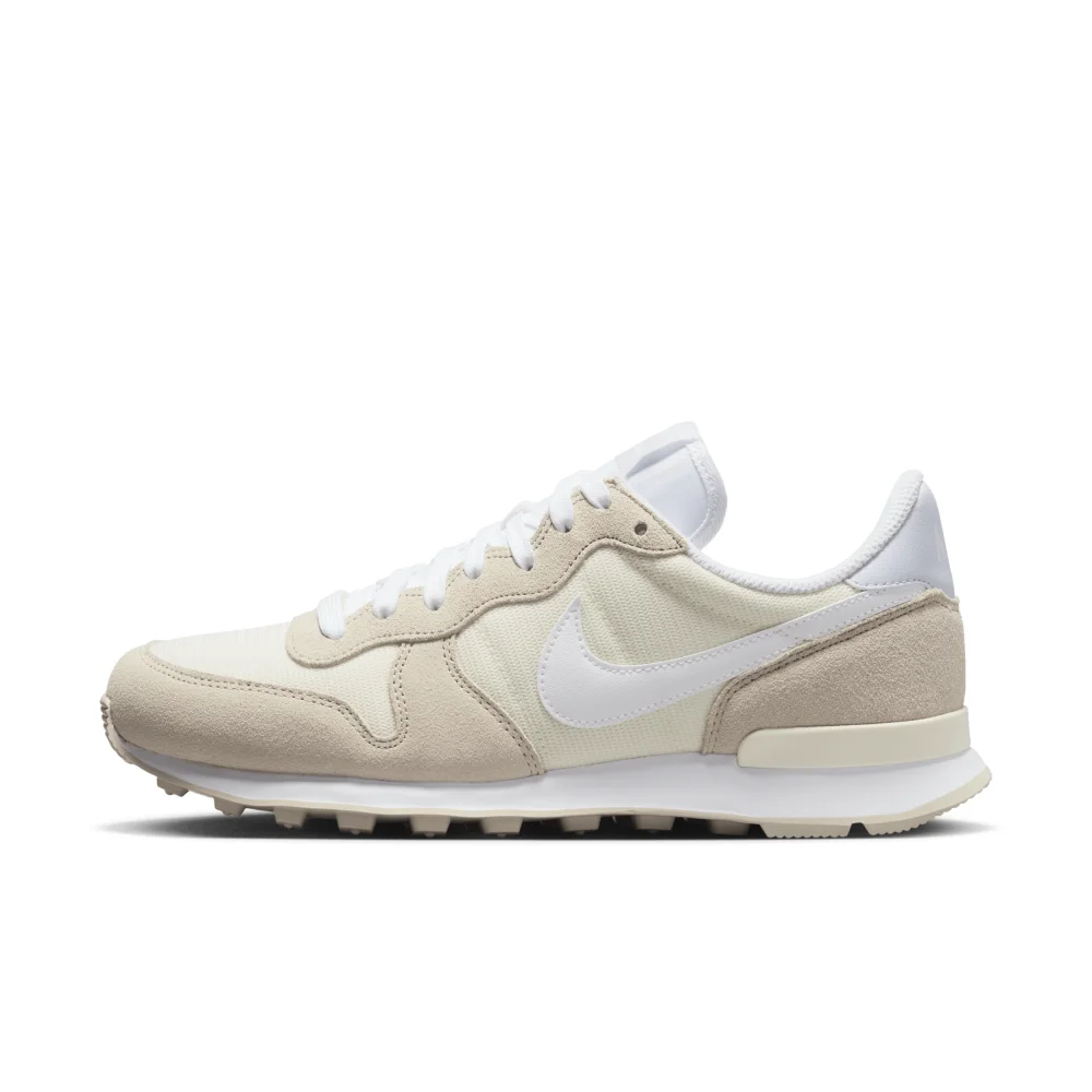 Nike WMNS Internationalist FJ4744-100 / braun
