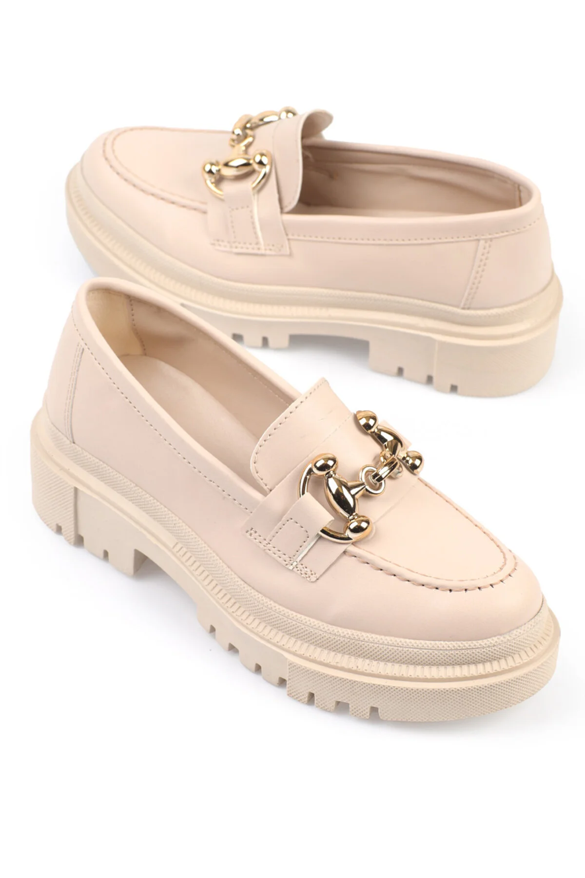 Capone Outfitters  Damen-Loafer mit ovaler Zehenpartie und Metallschnalle mit Trak-Sohle