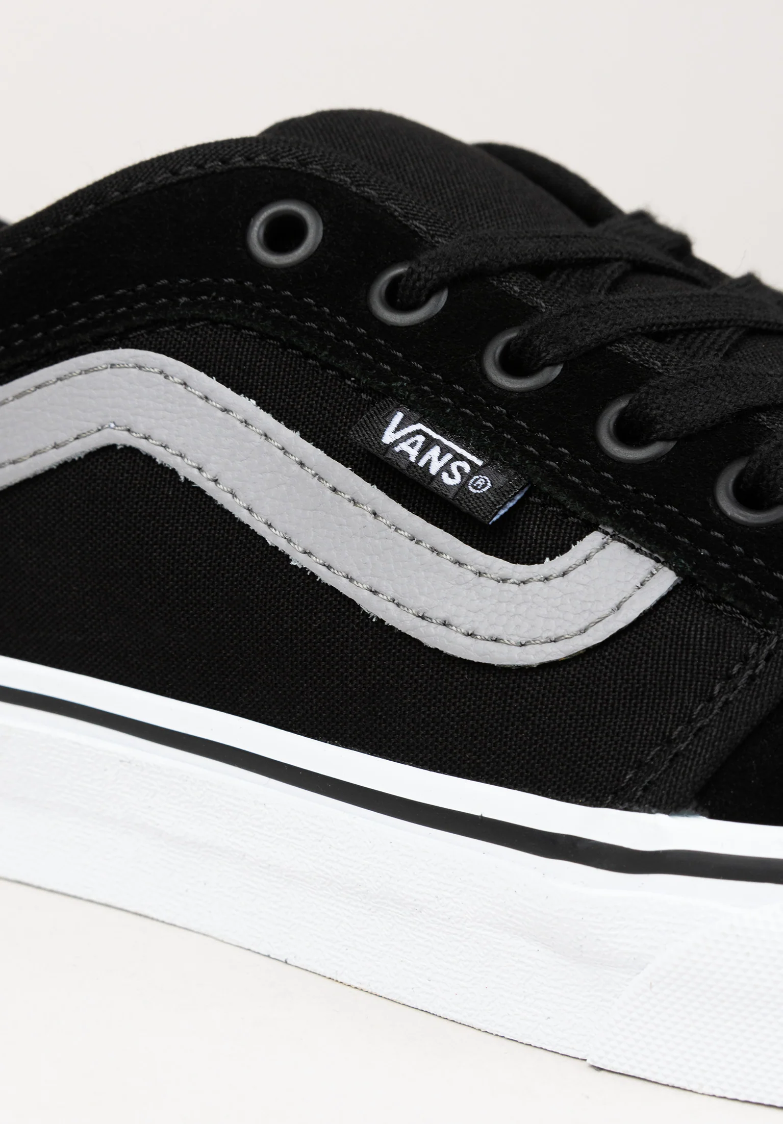 Chukka Low Sidestripe