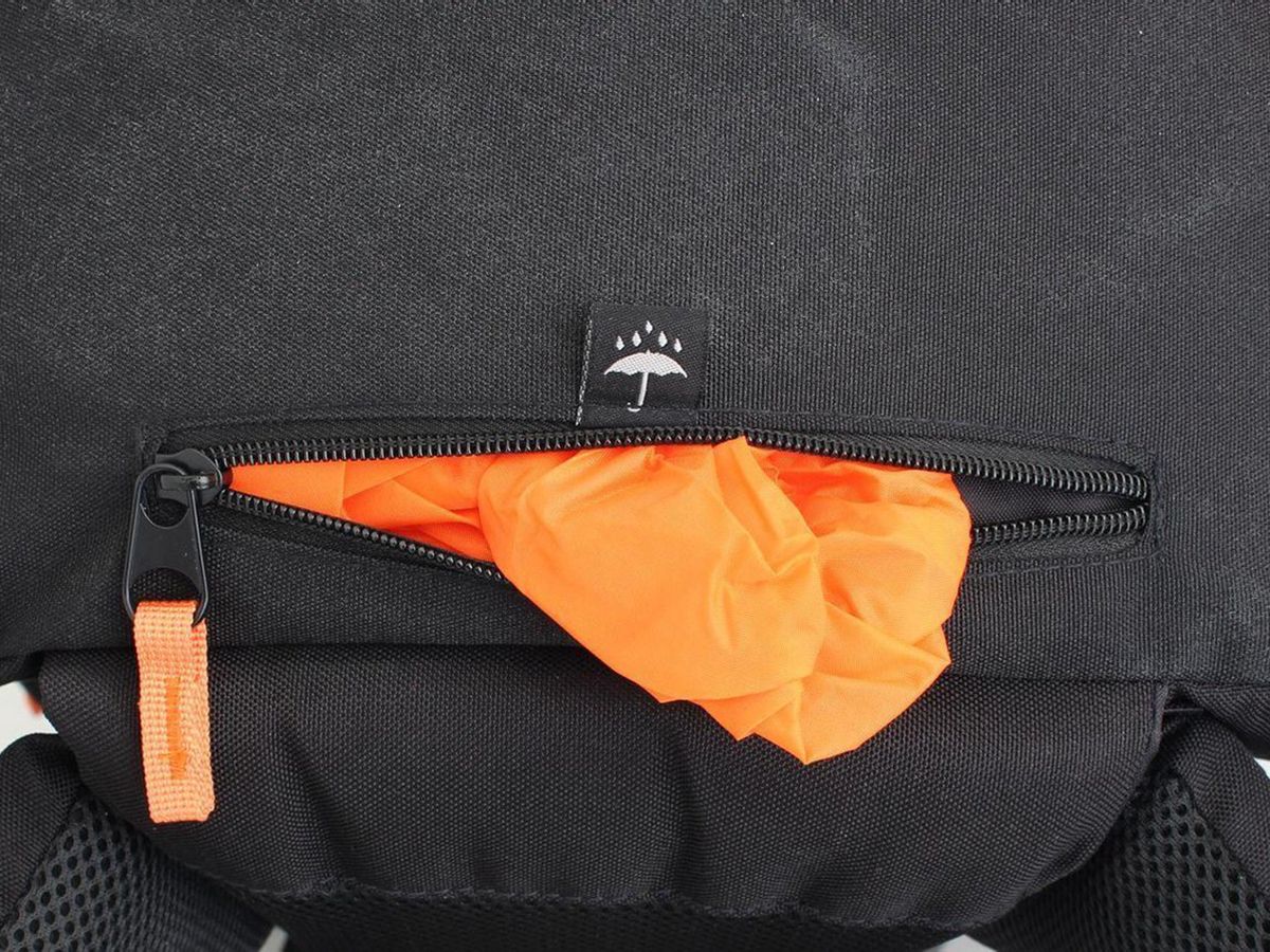 TravelSafe Escape 55 Liter Rucksack mit Regenhülle