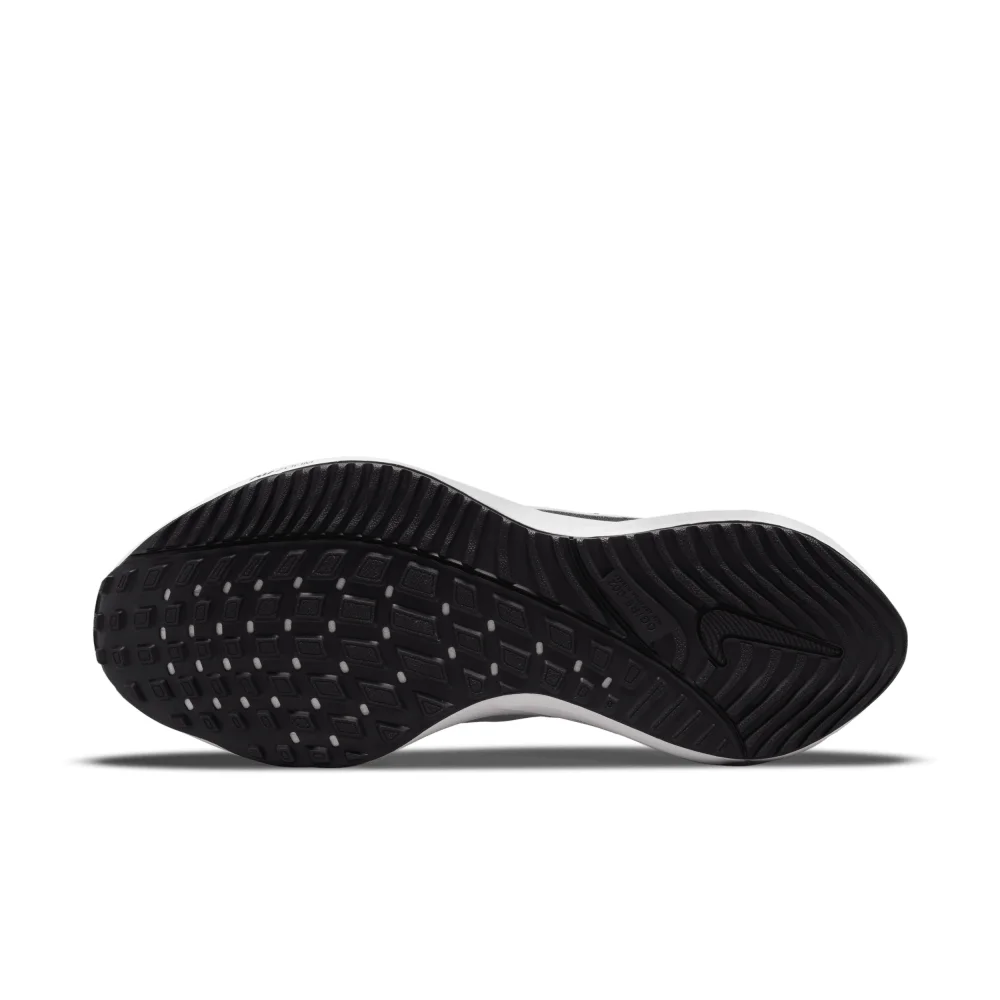Nike Air Zoom Vomero 16 DA7245-001 / schwarz