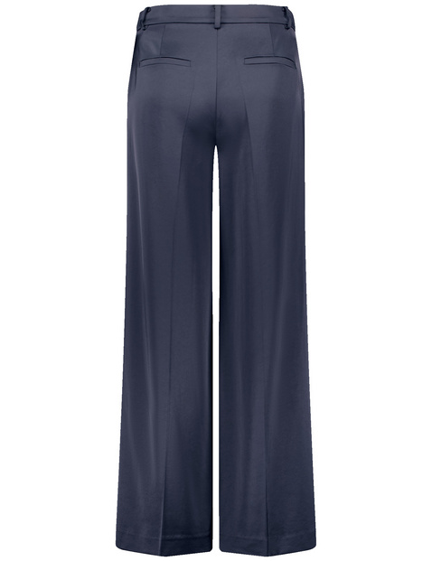 Weite Hose aus fließendem Satin